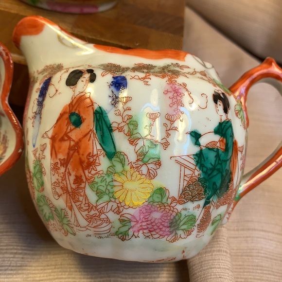 Handmade Japanese Porcelain 4-piece set - Picture 6 of 16